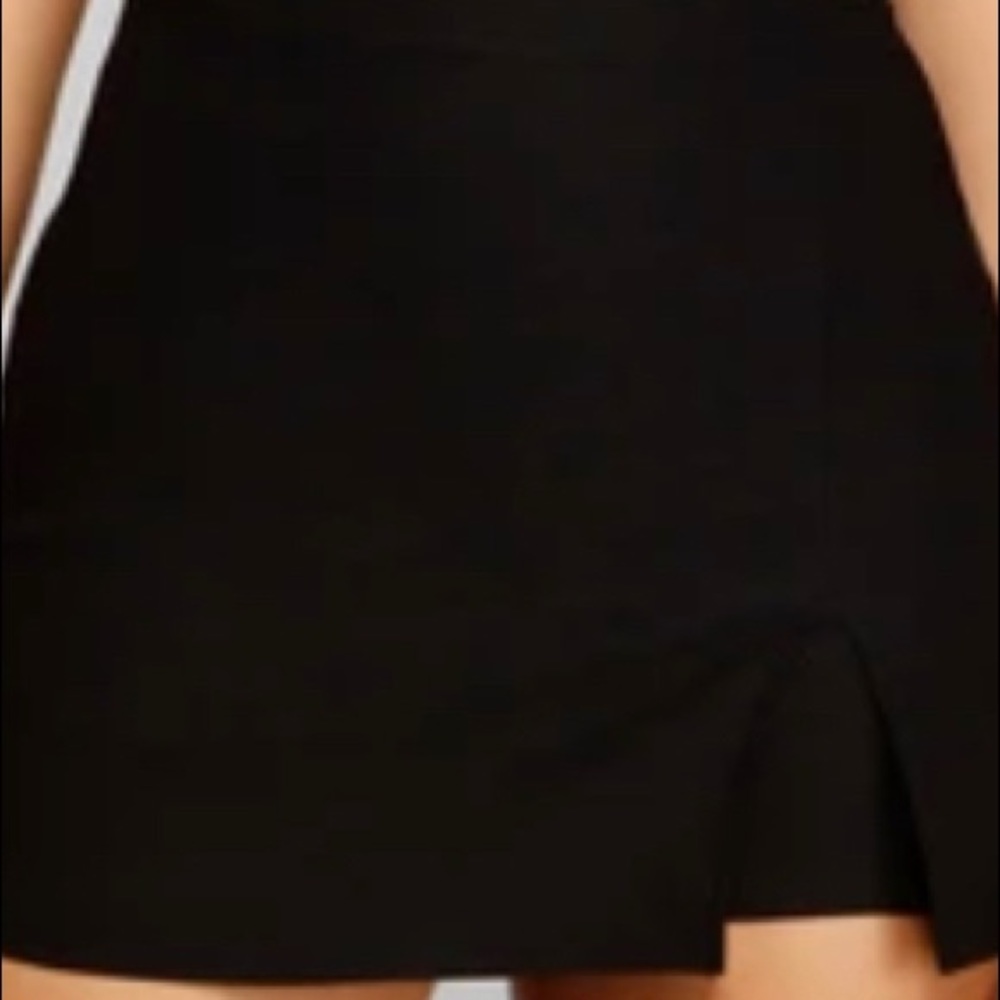 Guess by Marciano- black mini skirt with slit
